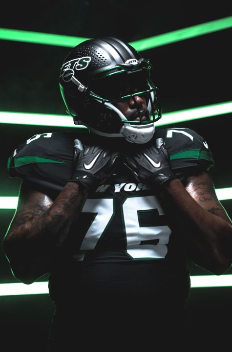Jets unveil 'stealth black' helmets to pair with black jerseys for